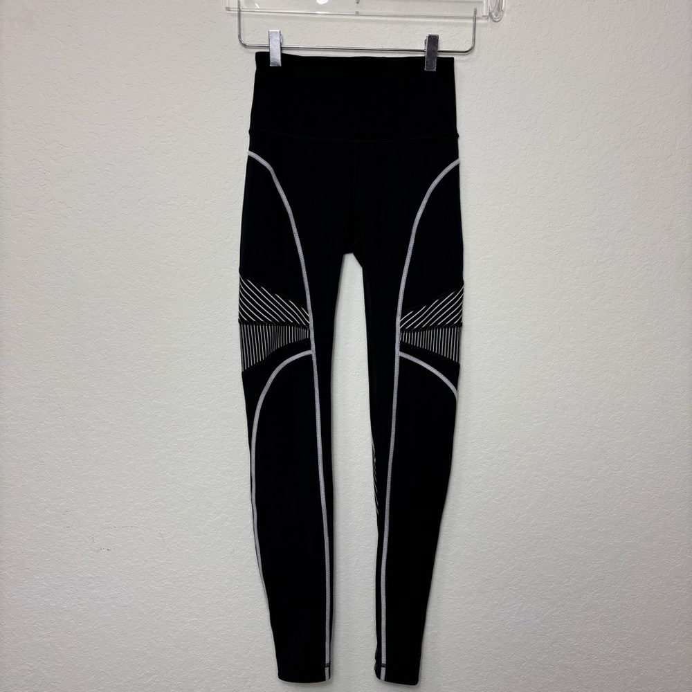 Lululemon Stripped High-Waisted Leggings Size 4 - Picture 10 of 10